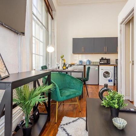 Newcastle'S Most Central Apartment - Sleeps 10 מראה חיצוני תמונה