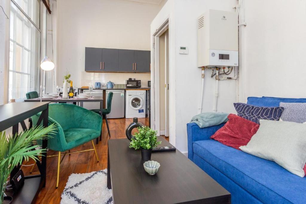 Newcastle'S Most Central Apartment - Sleeps 10 מראה חיצוני תמונה