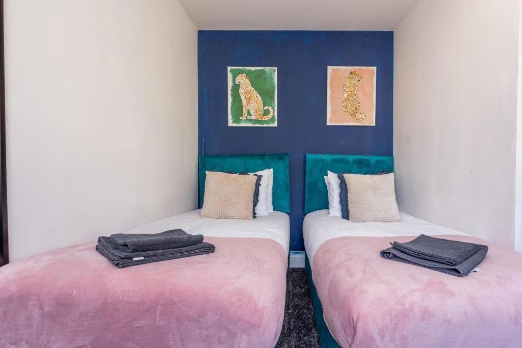 Newcastle'S Most Central Apartment - Sleeps 10 מראה חיצוני תמונה