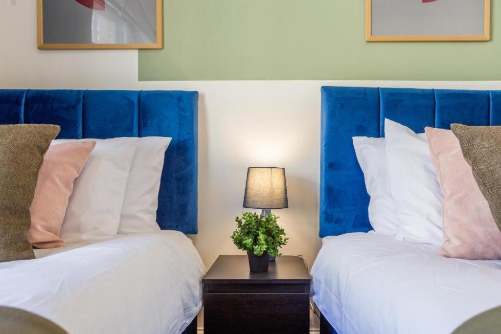 Newcastle'S Most Central Apartment - Sleeps 10 מראה חיצוני תמונה