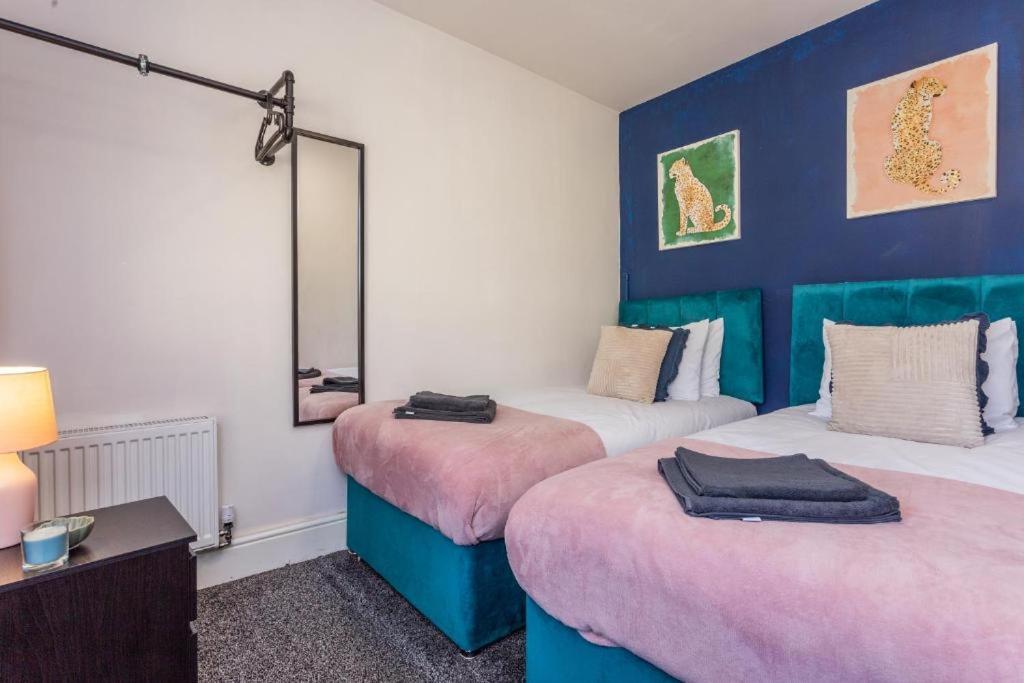 Newcastle'S Most Central Apartment - Sleeps 10 מראה חיצוני תמונה