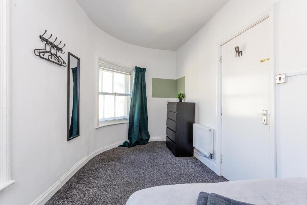 Newcastle'S Most Central Apartment - Sleeps 10 מראה חיצוני תמונה