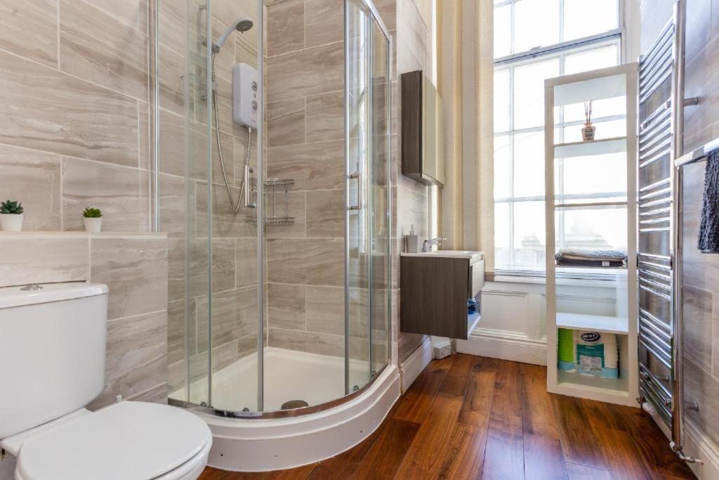 Newcastle'S Most Central Apartment - Sleeps 10 מראה חיצוני תמונה