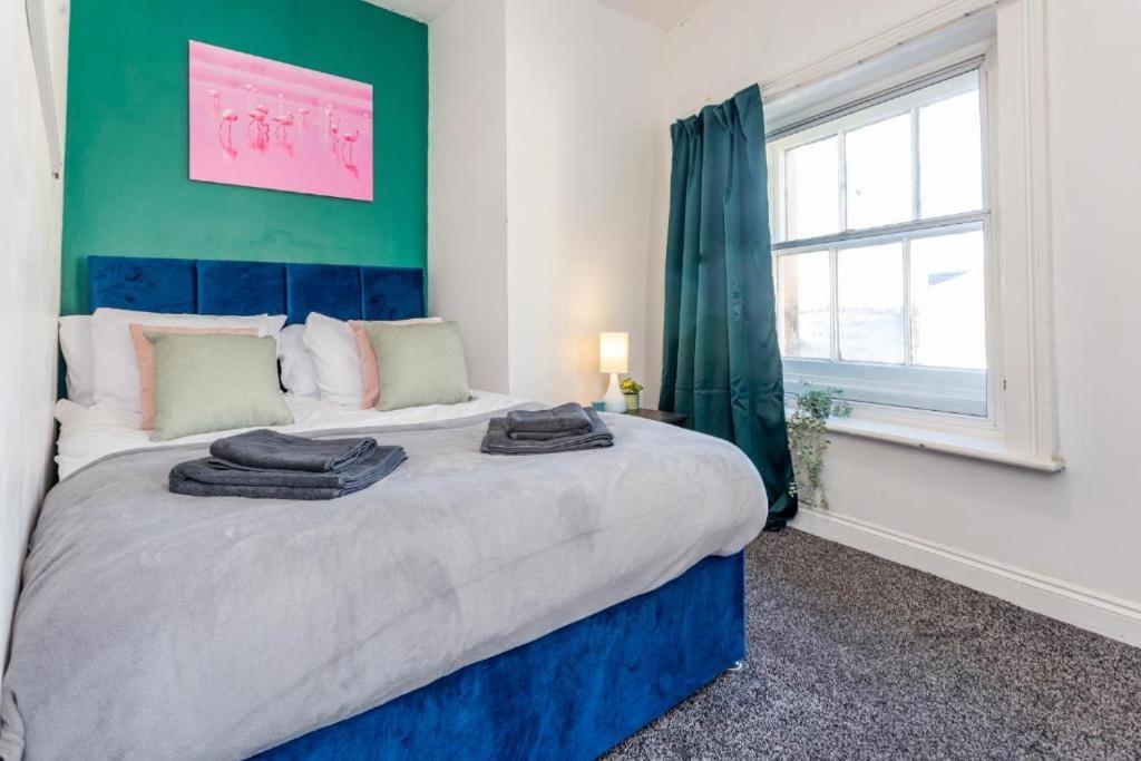 Newcastle'S Most Central Apartment - Sleeps 10 מראה חיצוני תמונה