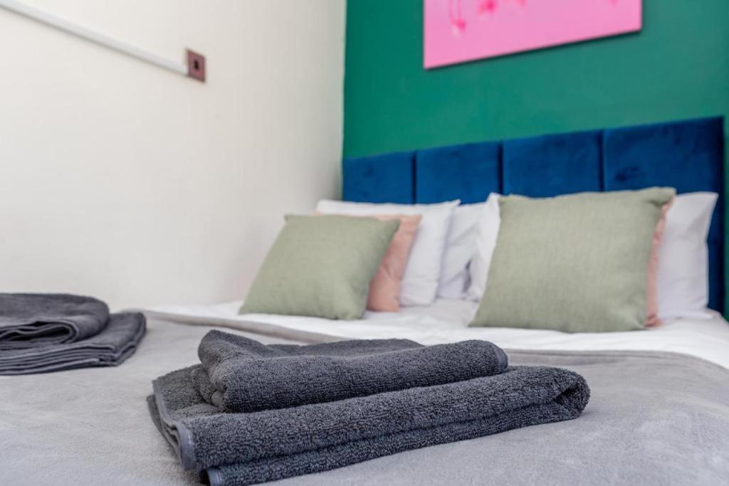 Newcastle'S Most Central Apartment - Sleeps 10 מראה חיצוני תמונה
